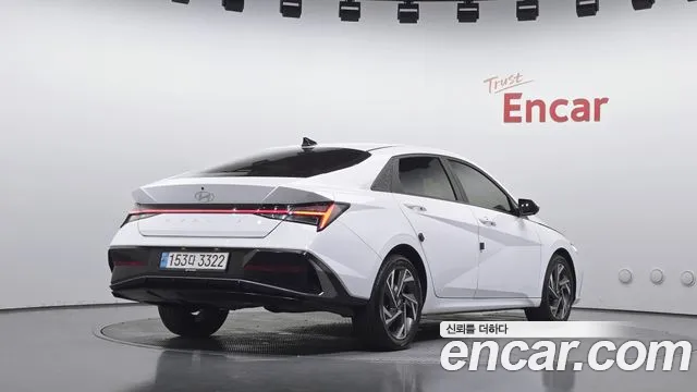 Hyundai Avante — фото 2