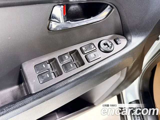 Kia Sportage — фото 8