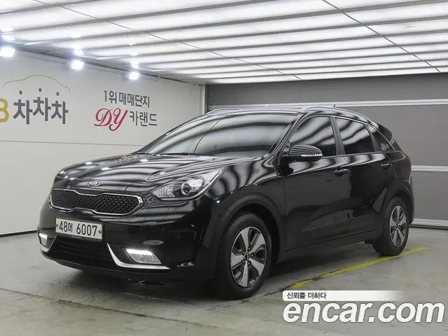 Kia Niro — фото 1
