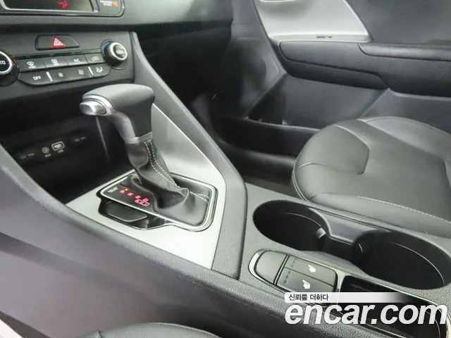 Kia Niro — фото 11