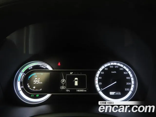 Kia Niro — фото 15