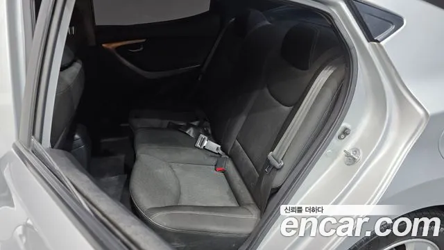 Hyundai Avante — фото 11