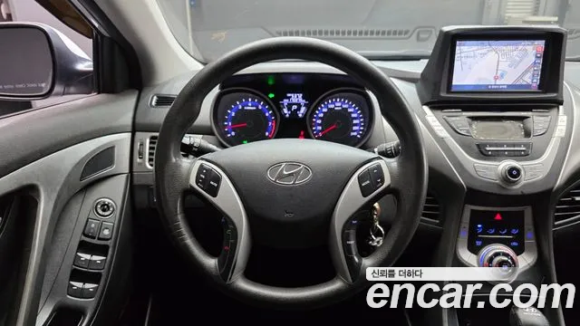 Hyundai Avante — фото 13