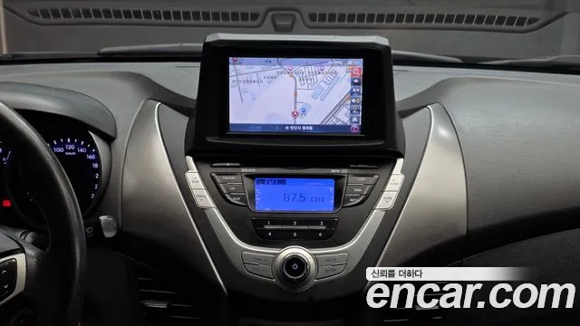 Hyundai Avante — фото 19