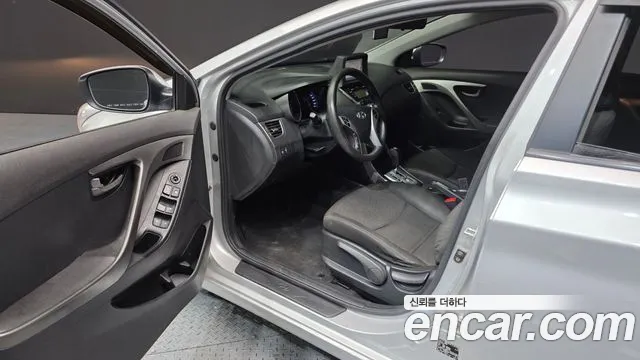 Hyundai Avante — фото 10
