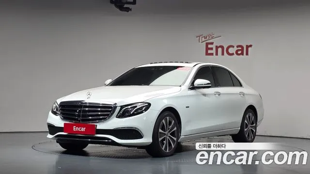 Mercedes-Benz E-Class — фото 1