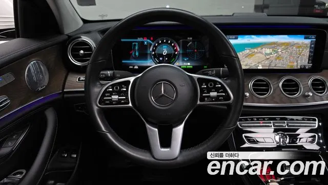 Mercedes-Benz E-Class — фото 13