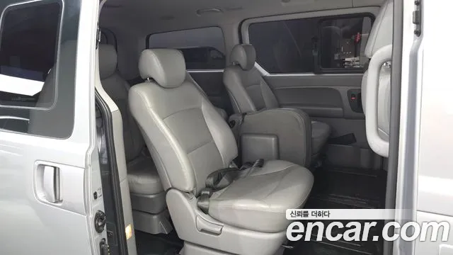 Hyundai Starex — фото 11