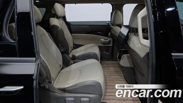 Kia Carnival — фото 12