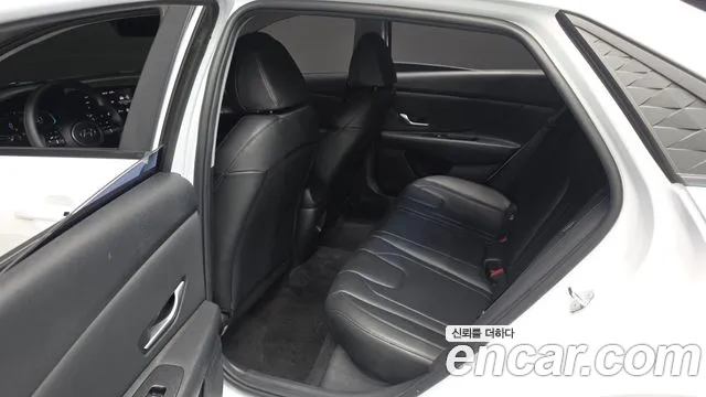 Hyundai Avante — фото 12