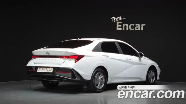 Hyundai Avante — фото 2
