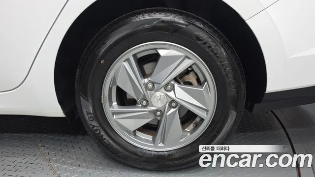 Hyundai Avante — фото 21