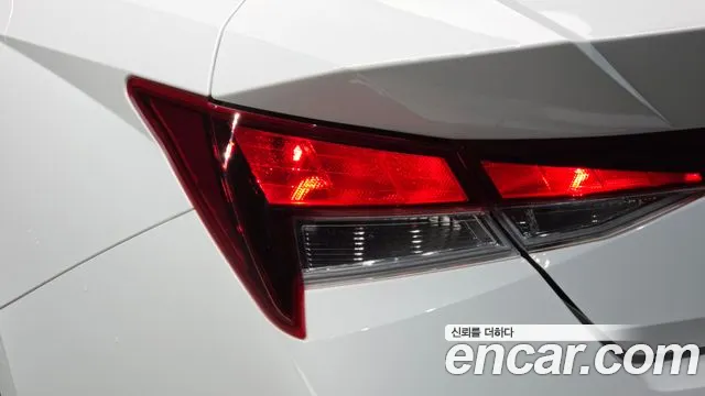 Hyundai Avante — фото 23
