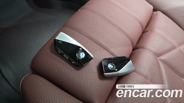 BMW i7 — фото 15