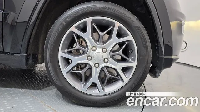 Jeep Cherokee — фото 21