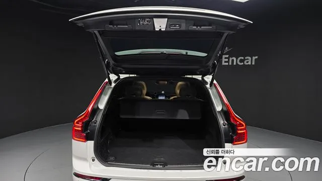 Volvo XC60 — фото 19