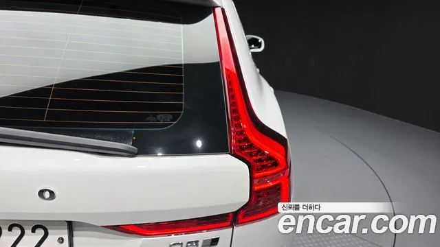 Volvo XC60 — фото 23