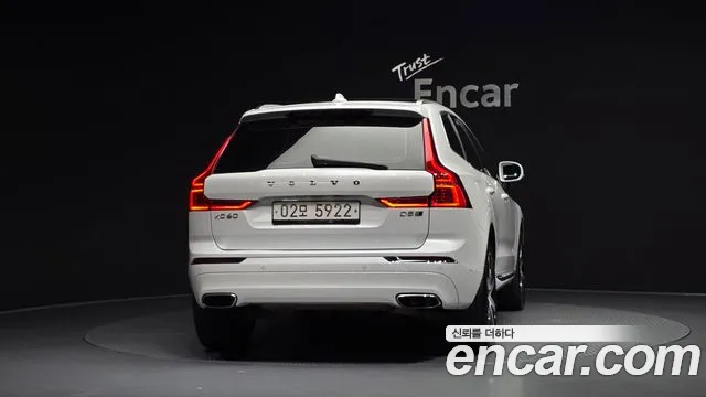 Volvo XC60 — фото 3