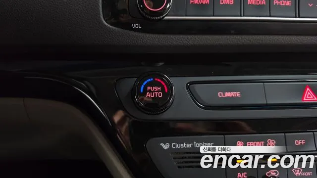 Kia Carnival — фото 16