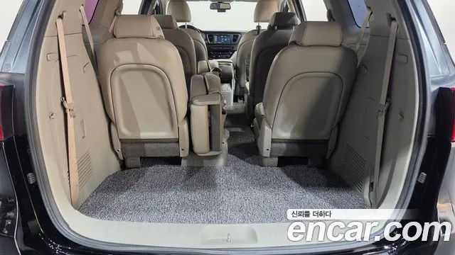 Kia Carnival — фото 20