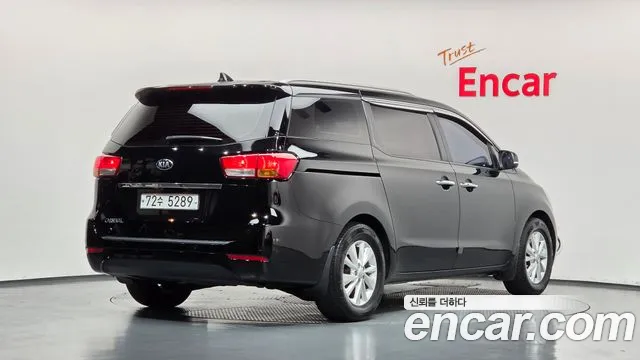 Kia Carnival — фото 2
