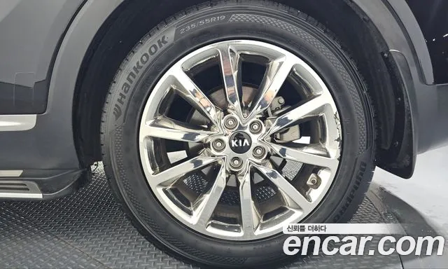 Kia Sorento — фото 21