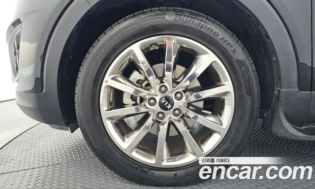 Kia Sorento — фото 5