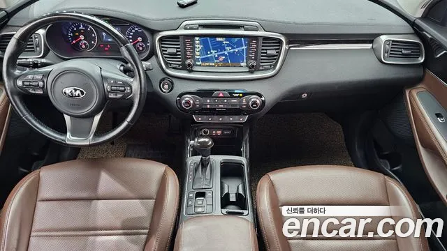 Kia Sorento — фото 7