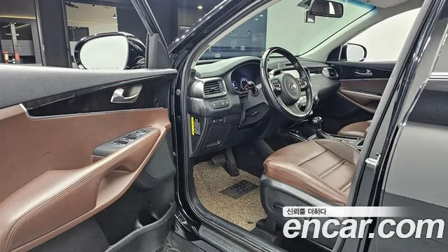 Kia Sorento — фото 10