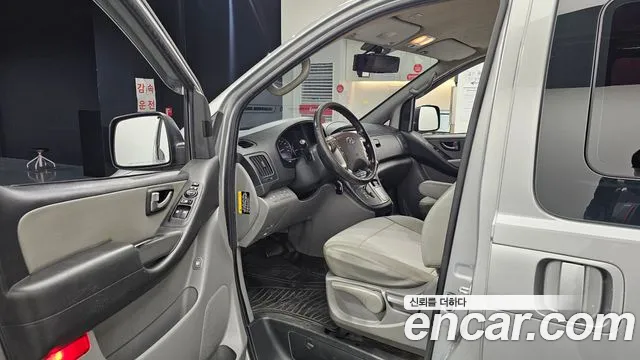 Hyundai Starex — фото 10