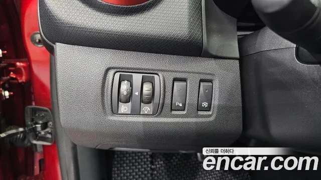 Renault Clio — фото 14