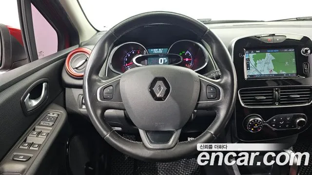 Renault Clio — фото 15