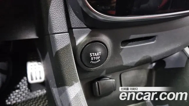 Renault Clio — фото 20