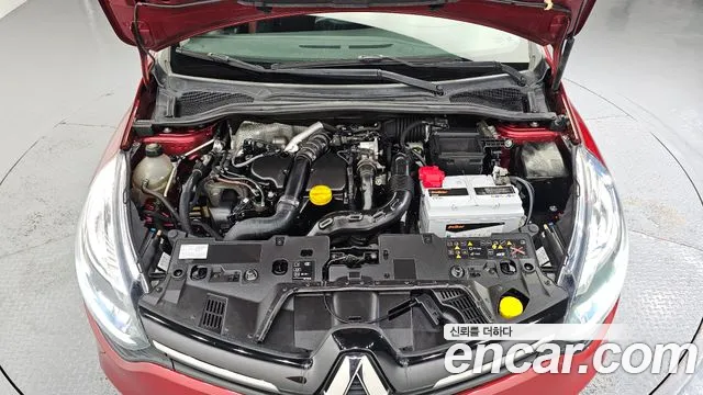 Renault Clio — фото 6