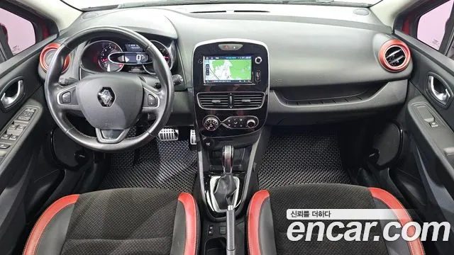 Renault Clio — фото 7