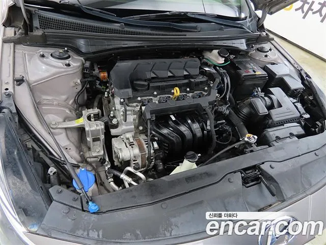Hyundai Avante — фото 19