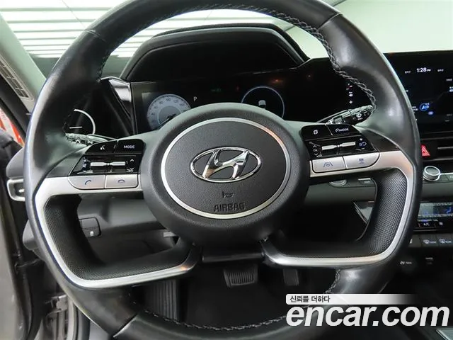 Hyundai Avante — фото 8
