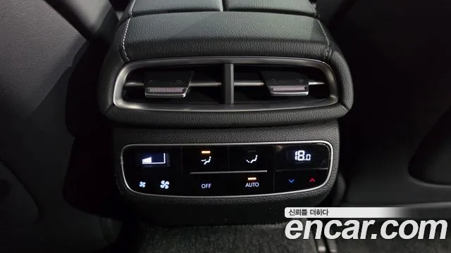 Genesis G80 — фото 17