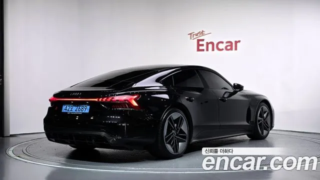 Audi RS e-tron GT — фото 2
