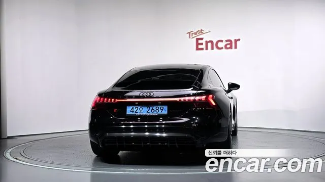 Audi RS e-tron GT — фото 4