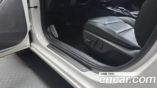 Kia Niro — фото 30