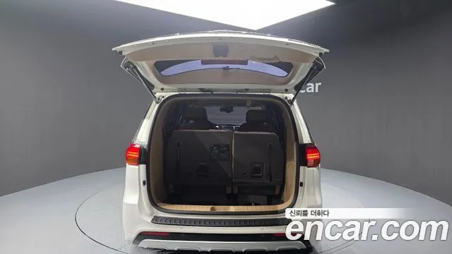 Kia Carnival — фото 20