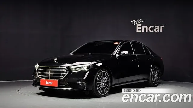 Mercedes-Benz E-Class — фото 1