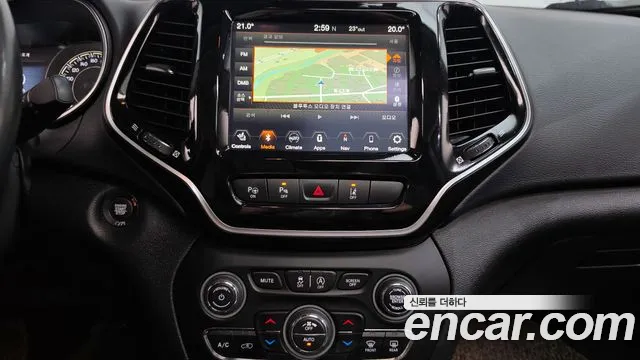 Jeep Cherokee — фото 14