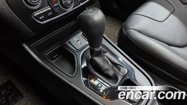 Jeep Cherokee — фото 9