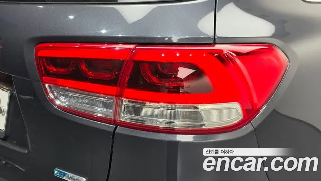 Kia Sorento — фото 23