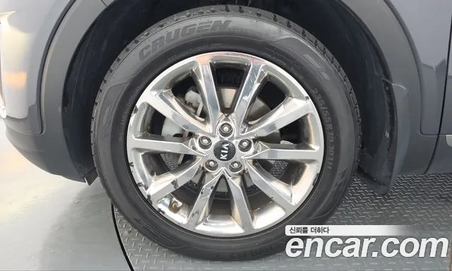 Kia Sorento — фото 5