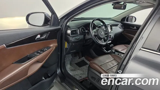 Kia Sorento — фото 10