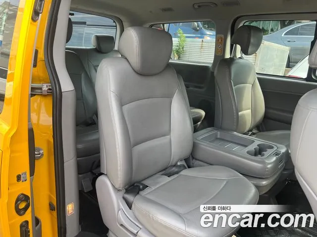 Hyundai Starex — фото 11