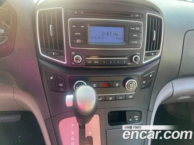 Hyundai Starex — фото 15